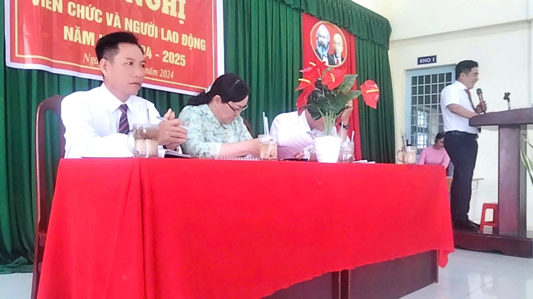 Hội nghị viên chức và người lao động năm học 2024-