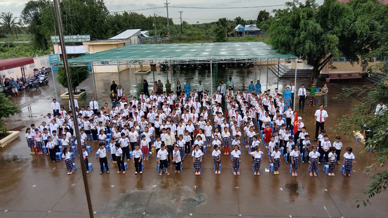 Ảnh Chào cờ trong ngày Lễ khai giảng.