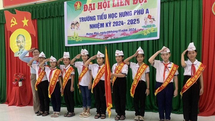 Đại hội liên đội TNTP Hồ Chí Minh Trường Tiểu học 